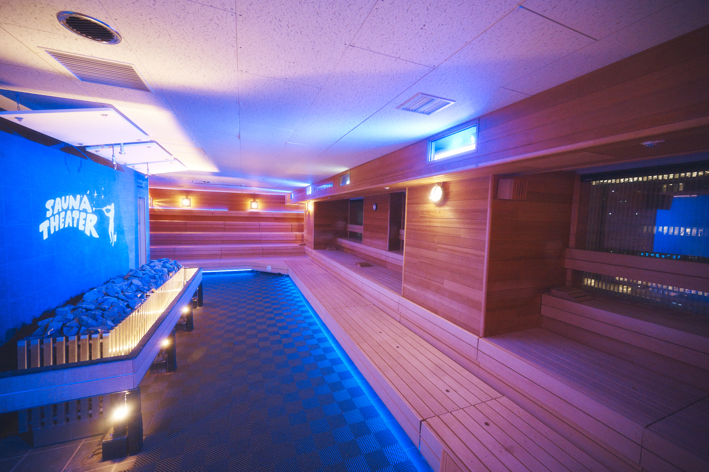 スカイスパYOKOHAMA」サウナシアター誕生秘話を公開 - SAUNA BROS.WEB
