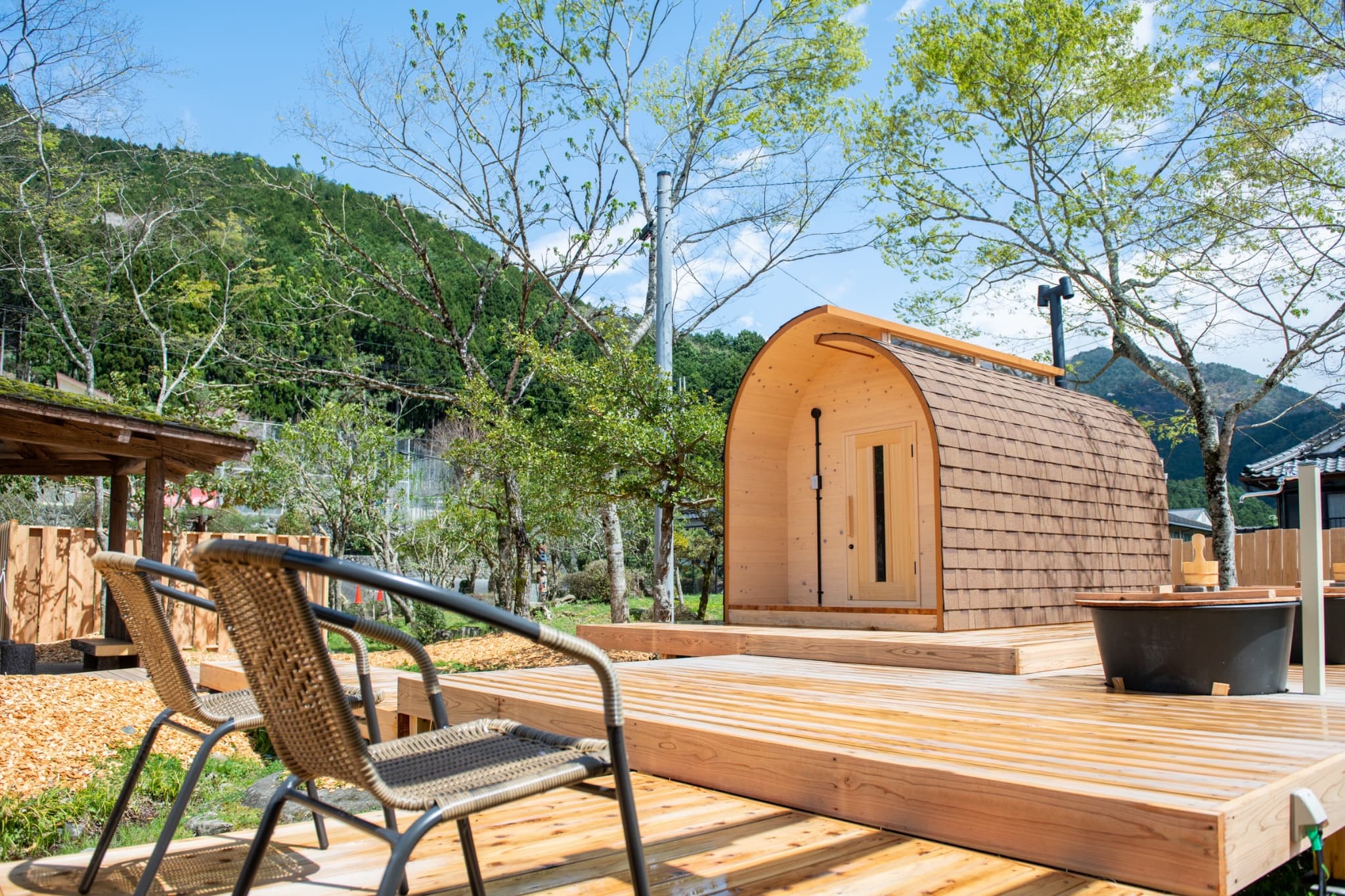 総ヒノキのバレルサウナ付きヴィラが1周年。割引プランも／兵庫