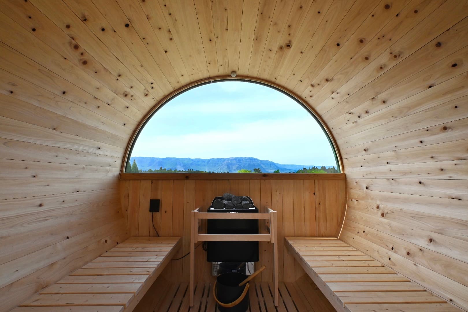 ✨新品✨【本格派】バレルサウナ 北欧産 スクエアバレルサウナ（5-6人用 / 最新型 / 次世代モデル)