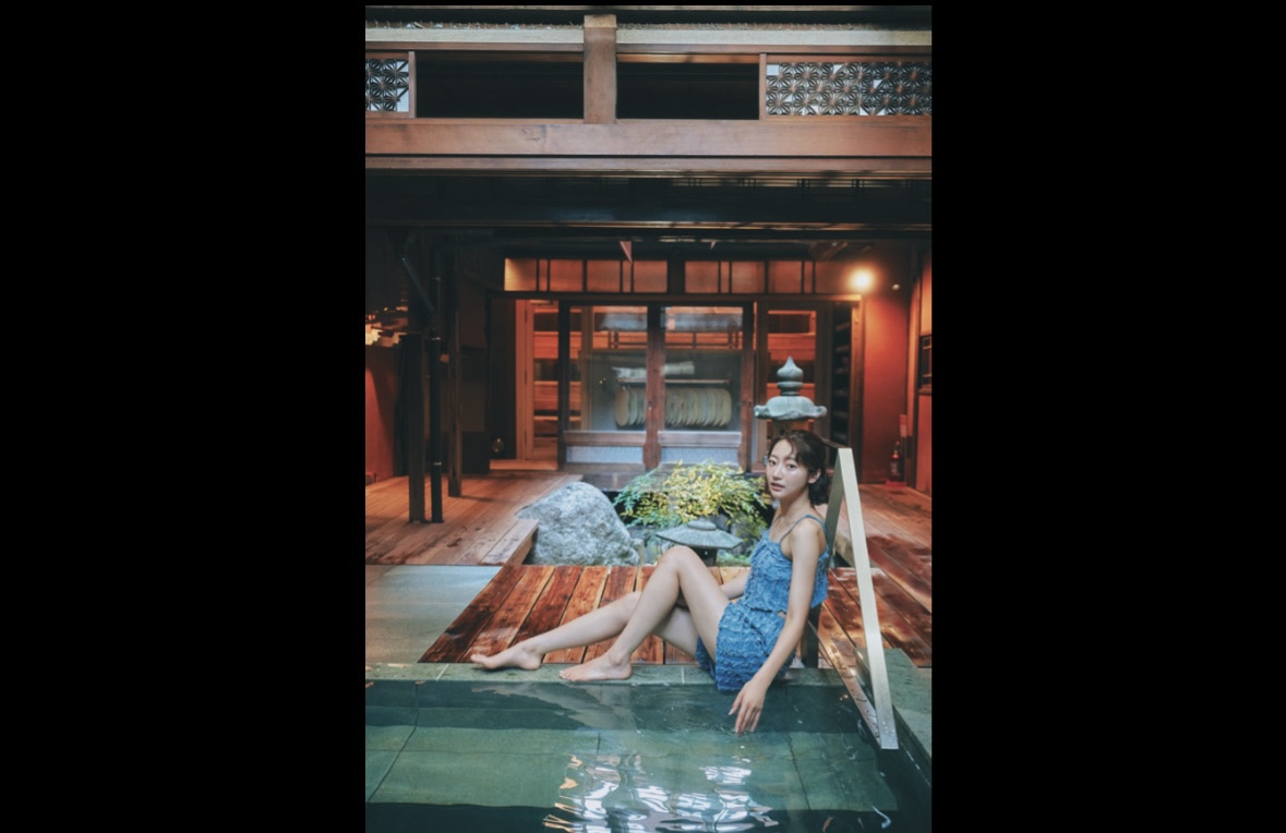 74DE03D4-F5C0-4BF3-B600-